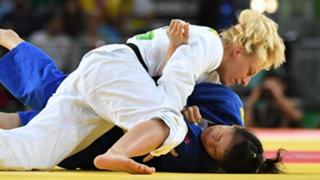 Kayla Harrison feet photo thumbnail