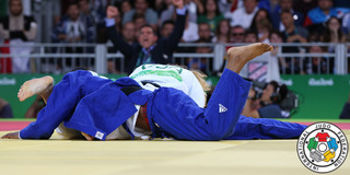 Kayla Harrison feet photo thumbnail