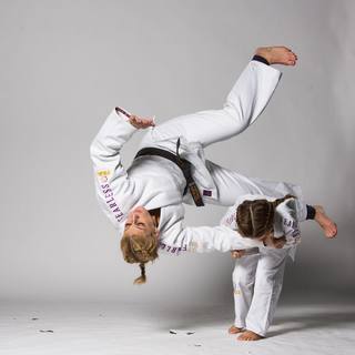 Kayla Harrison feet photo thumbnail
