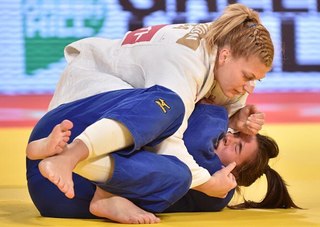 Kayla Harrison feet photo thumbnail