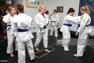 Kayla Harrison feet photo thumbnail