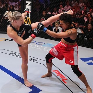 Kayla Harrison feet photo thumbnail