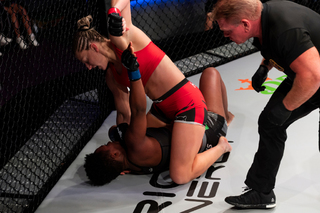 Kayla Harrison feet photo thumbnail