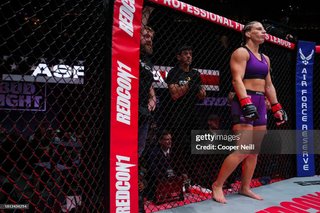 Kayla Harrison feet photo thumbnail