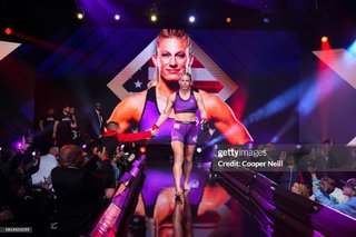 Kayla Harrison feet photo thumbnail