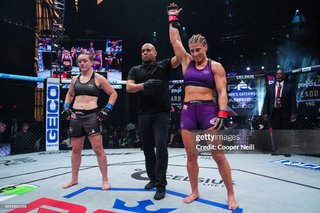 Kayla Harrison feet photo thumbnail