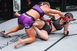 Kayla Harrison feet photo thumbnail