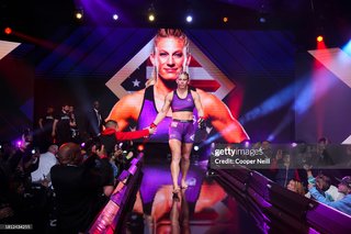 Kayla Harrison feet photo thumbnail