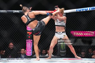 Kayla Harrison feet photo thumbnail