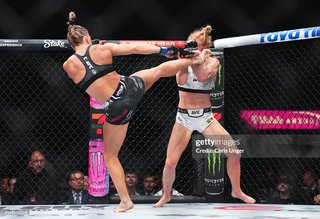 Kayla Harrison feet photo thumbnail