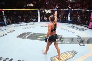 Kayla Harrison feet photo thumbnail