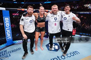 Kayla Harrison feet photo thumbnail