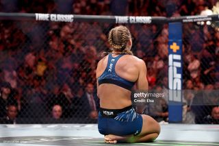 Kayla Harrison feet photo thumbnail
