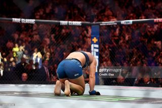 Kayla Harrison feet photo thumbnail