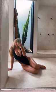 Kayla Simmons feet photo 3