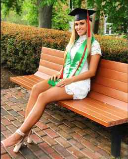 Kayla Simmons feet photo 9