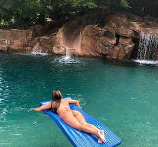 Kayla Simmons feet photo 9