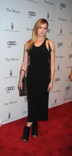 Kaylee DeFer feet photo 16
