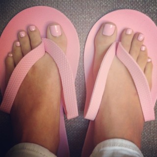 Kaylee DeFer feet photo 12