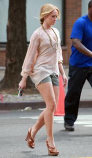 Kaylee DeFer feet photo 14