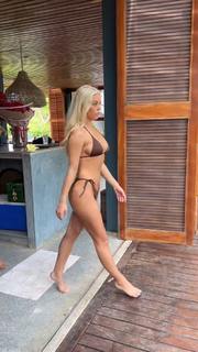Kaylyn Slevin feet photo 4