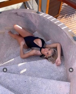 Kaylyn Slevin feet photo 17
