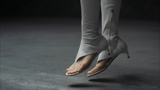 Kazuha feet photo thumbnail