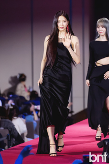 Kazuha feet photo thumbnail