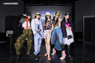 Kazuha feet photo thumbnail