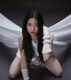 Kazuha feet photo thumbnail