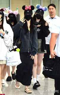 Kazuha feet photo thumbnail
