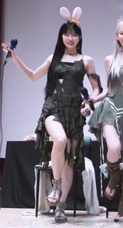 Kazuha feet photo thumbnail