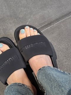 Kazuha feet photo thumbnail