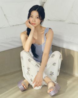 Kazuha feet photo thumbnail