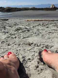 Keegan Connor Tracy feet photo 4