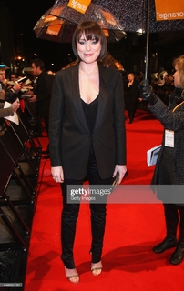 Keeley Hawes feet photo thumbnail