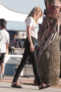Keeley Hazell feet photo thumbnail