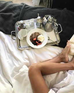 Keeley Hazell feet photo thumbnail