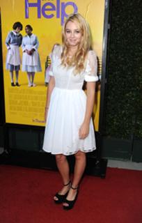 Keeley Hazell feet photo thumbnail
