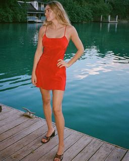 Keeley Hazell feet photo thumbnail