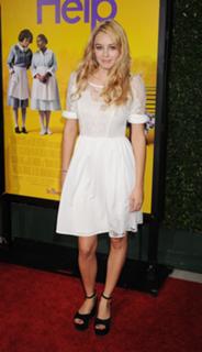 Keeley Hazell feet photo thumbnail
