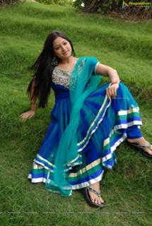 Keerthi Chawla feet photo 8