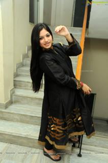 Keerthi Chawla feet photo 1