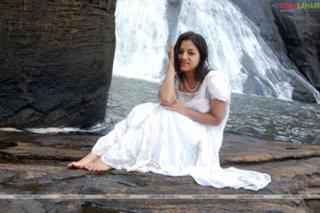 Keerthi Chawla feet photo 9