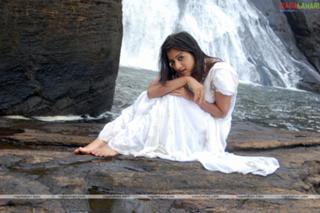 Keerthi Chawla feet photo 8