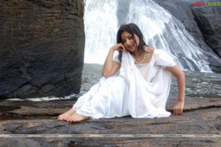 Keerthi Chawla feet photo 6