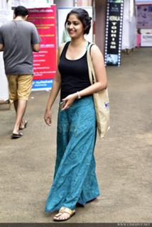 Keerthy Suresh feet photo thumbnail
