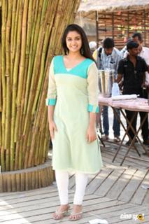 Keerthy Suresh feet photo thumbnail