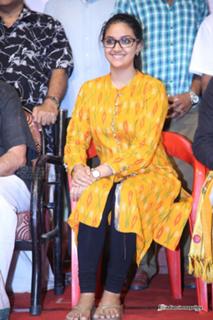 Keerthy Suresh feet photo thumbnail