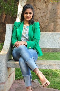 Keerthy Suresh feet photo thumbnail
